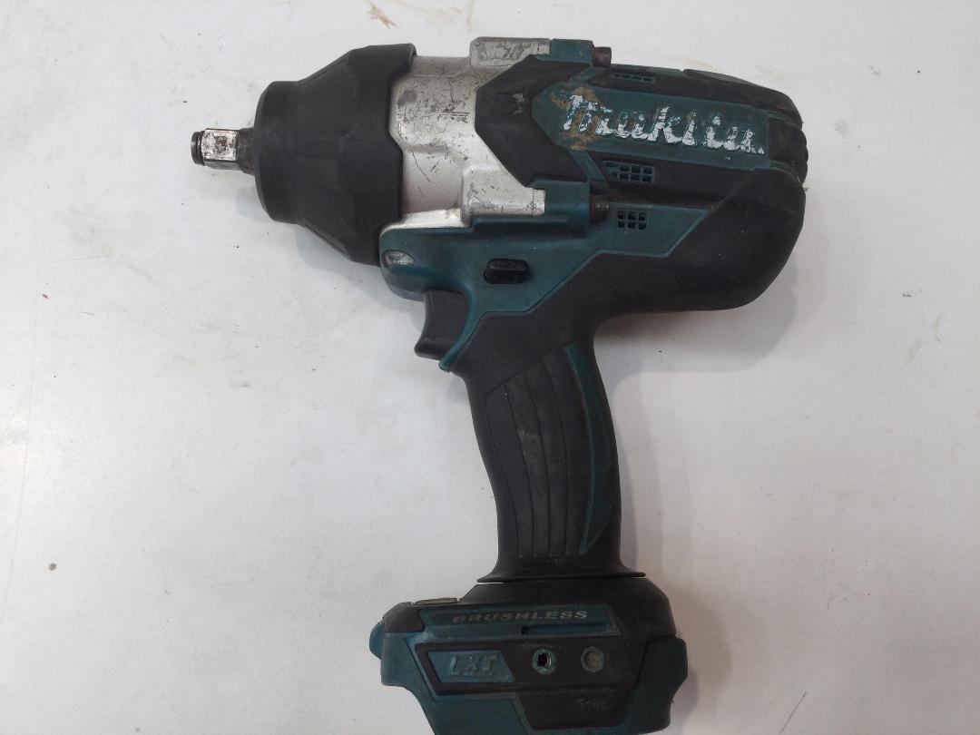 Photo '2' of Makita Compact Drill