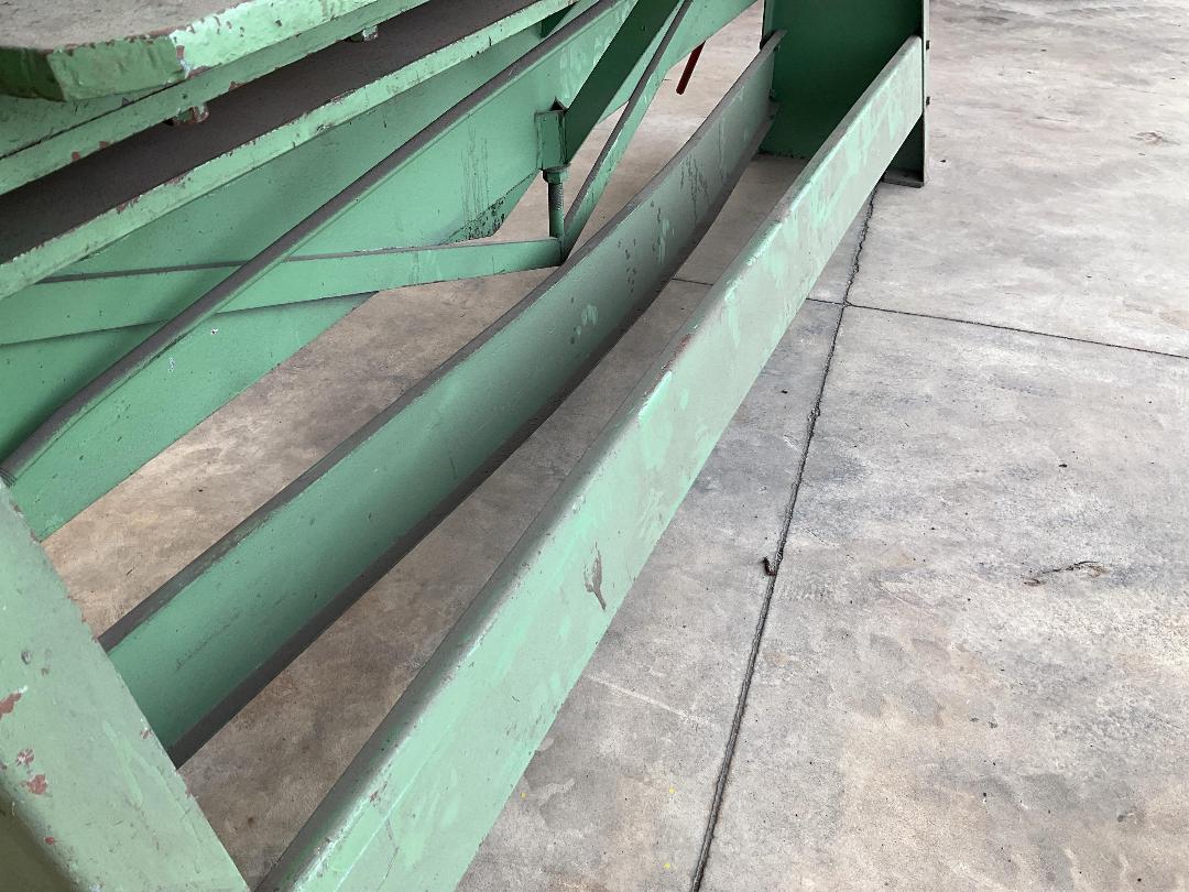 Photo '6' of H.W.M Heavy Duty Finger Folder