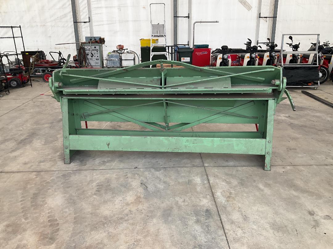 Photo '8' of H.W.M Heavy Duty Finger Folder