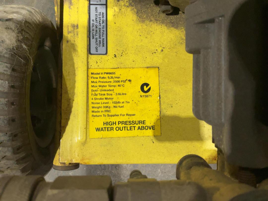 Photo '4' of Stanley Pressure Washer Petrol