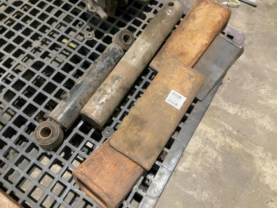 Photo '4' of Various parts