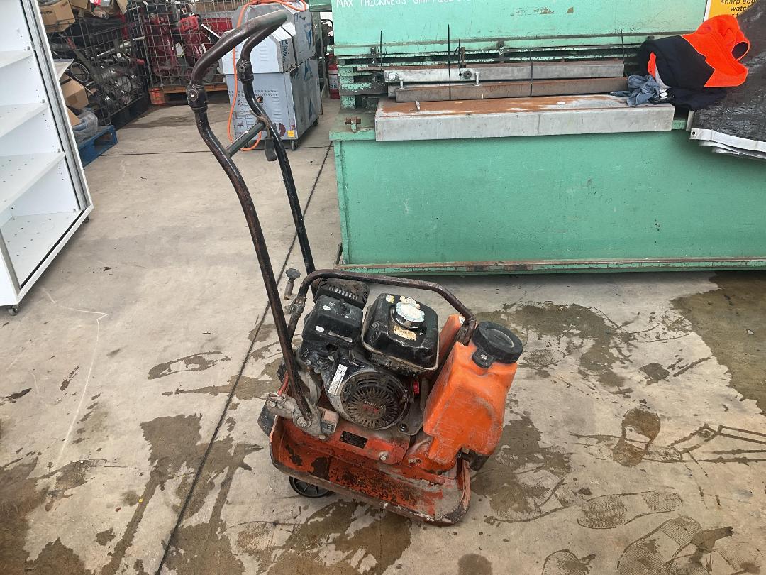 Photo '2' of Mikasa Plate Compactor