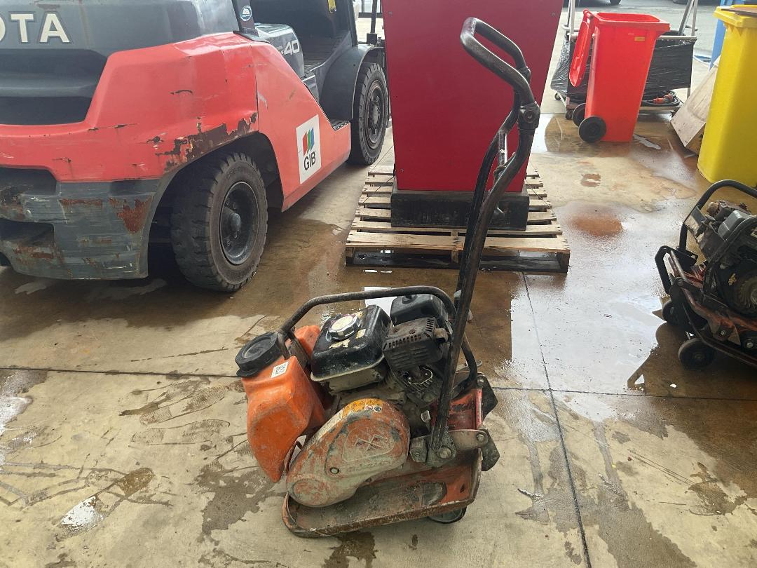 Photo '4' of Mikasa Plate Compactor