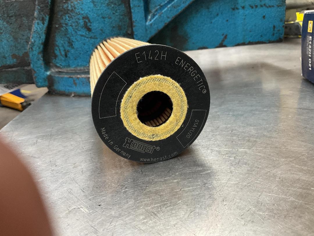 Photo '4' of Oil Filter Photo '4' of Oil Filter