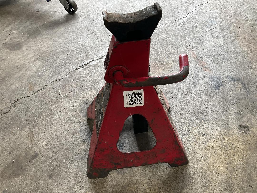 Photo '4' of Powerbuilt 6t Jack Stand