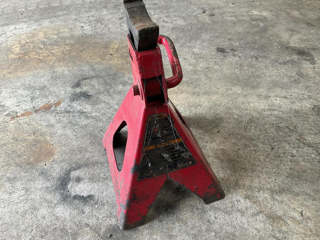 Photo '3' of Powerbuilt 6t Jack Stand