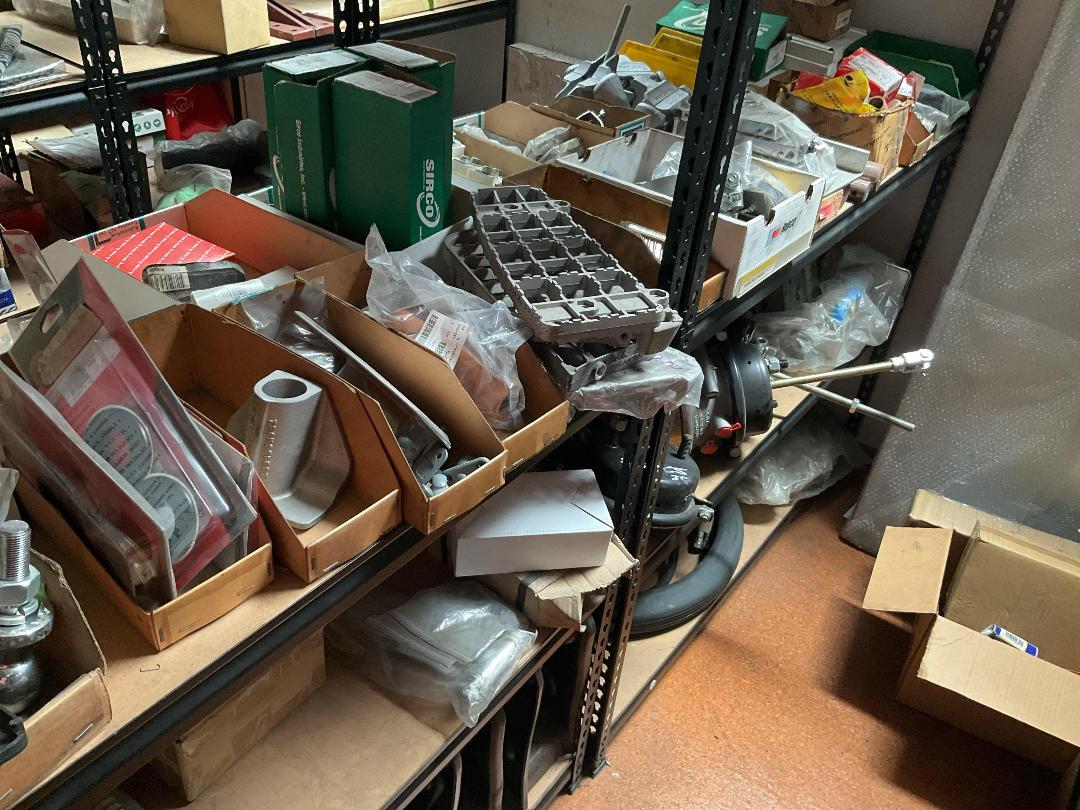 Photo '6' of 5 Tier Shelving Units (2x)