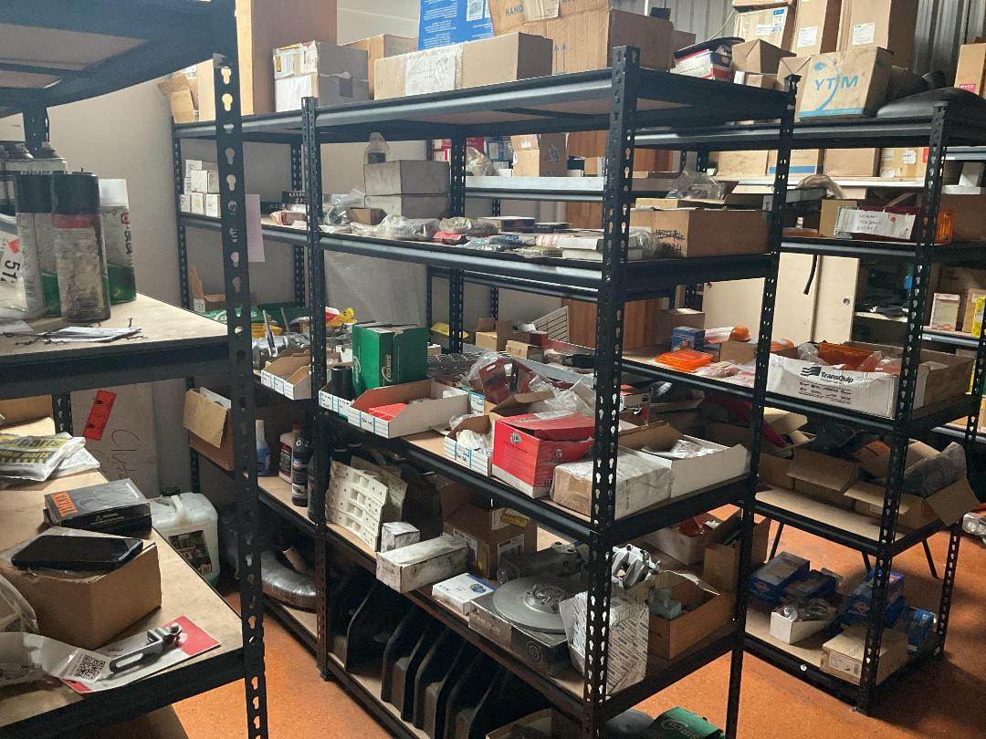 Photo '2' of 5 Tier Shelving Units (2x)