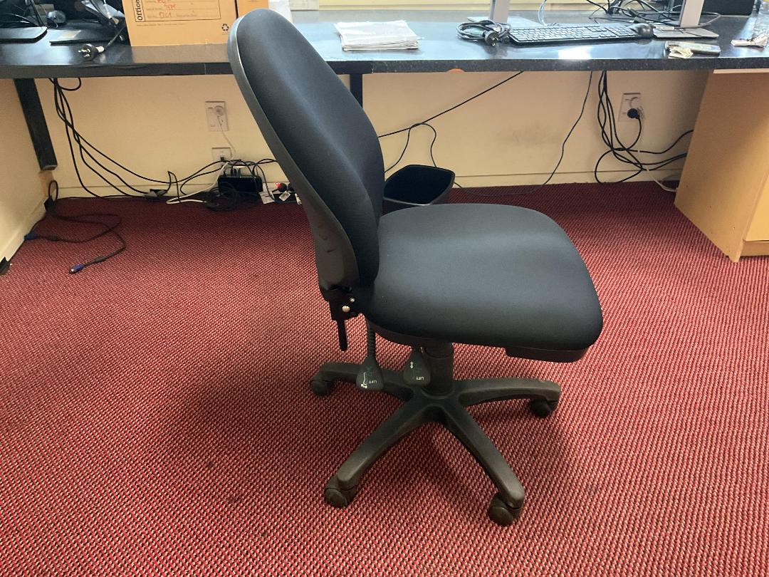 Photo '2' of Black Office Chair