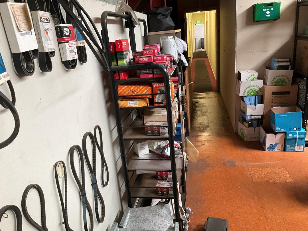 Photo '2' of 6 Tier Shelving Units (2x)