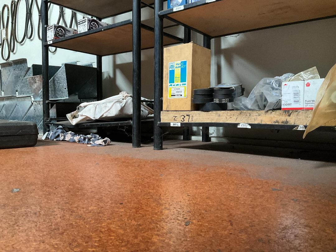 Photo '4' of 6 Tier Shelving Units (2x)