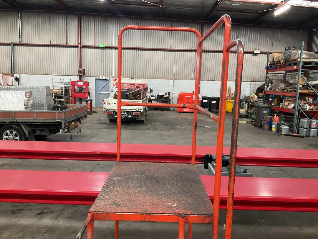 Photo '6' of Mobile Access Ladder Photo '6' of Mobile Access Ladder