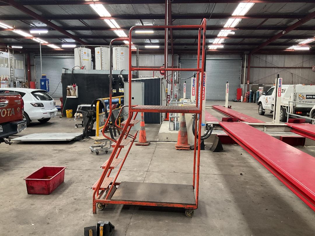 Photo '4' of Mobile Access Ladder Photo '4' of Mobile Access Ladder