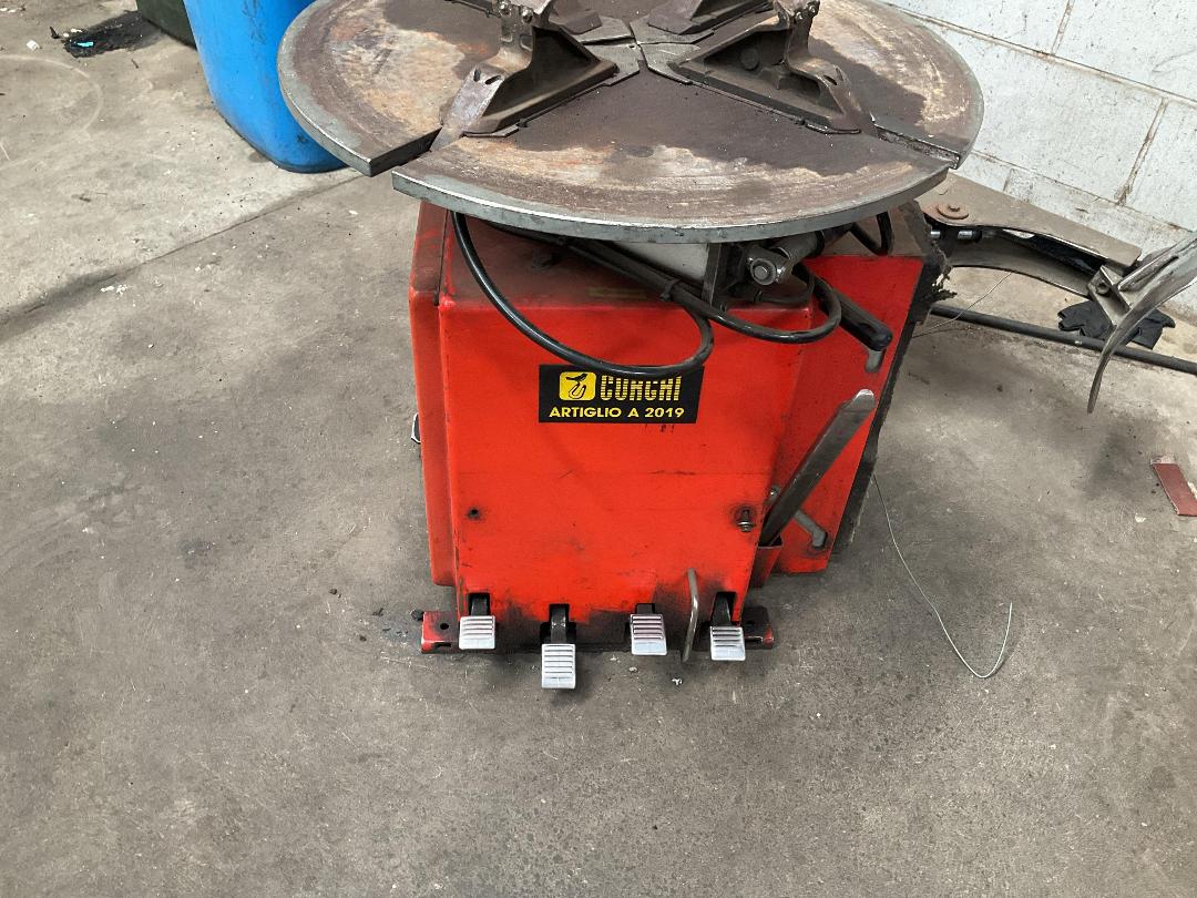 Photo '5' of Tire Changing Machine