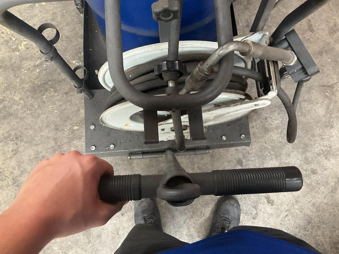 Photo '9' of Workshop Fluid Dispensing Pump Setup - Mobile Drum System Photo '9' of Workshop Fluid Dispensing Pump Setup - Mobile Drum System