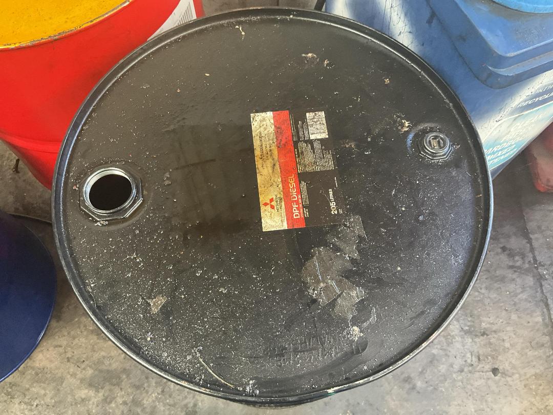 Photo '2' of DPF Diesel 5W-30 Engine Oil Drum 205L Photo '2' of DPF Diesel 5W-30 Engine Oil Drum 205L