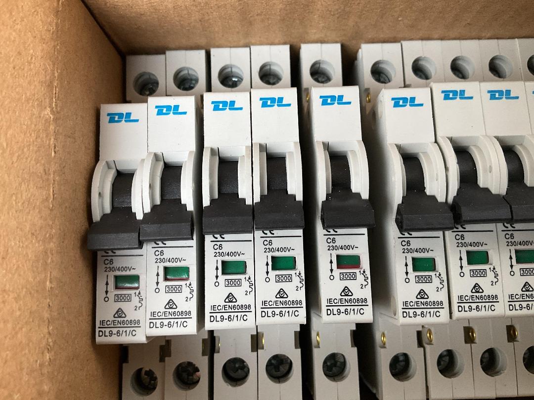 Photo '4' of 12x MCB Circuit Breakers 06A Half Pole Photo '4' of 12x MCB Circuit Breakers 06A Half Pole