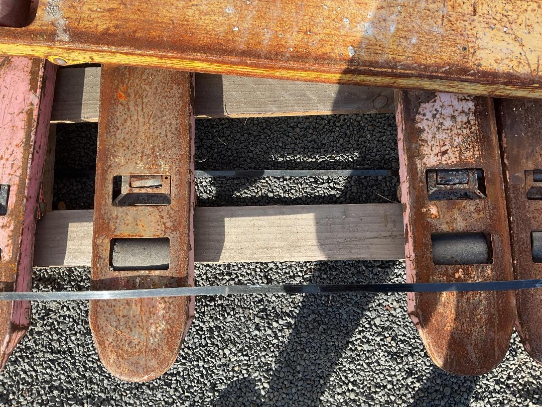 Photo '3' of Pallet Jack Photo '3' of Pallet Jack