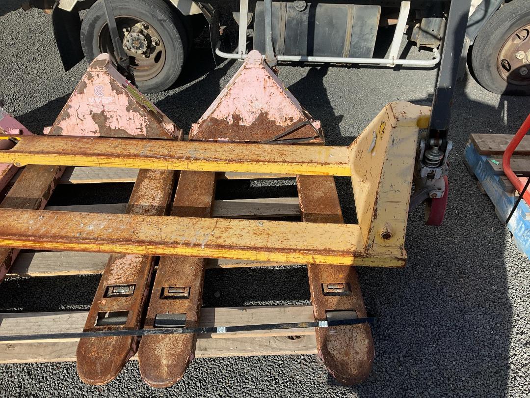 Photo '3' of Pallet Jack Photo '3' of Pallet Jack