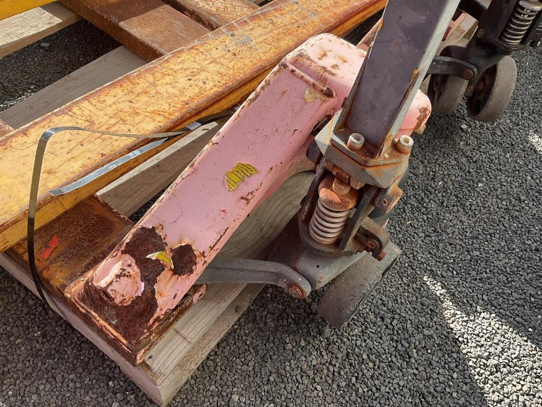 Photo '2' of Pallet Jack Photo '2' of Pallet Jack
