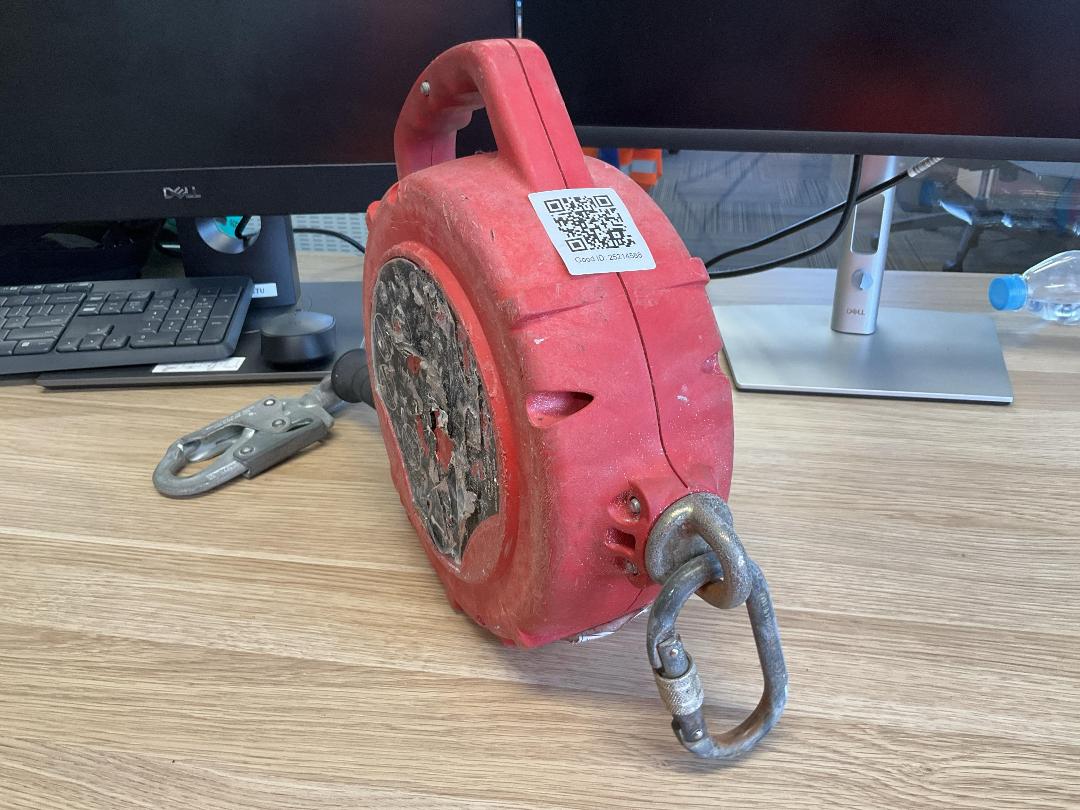 Photo '2' of Self-Retracting Lifeline