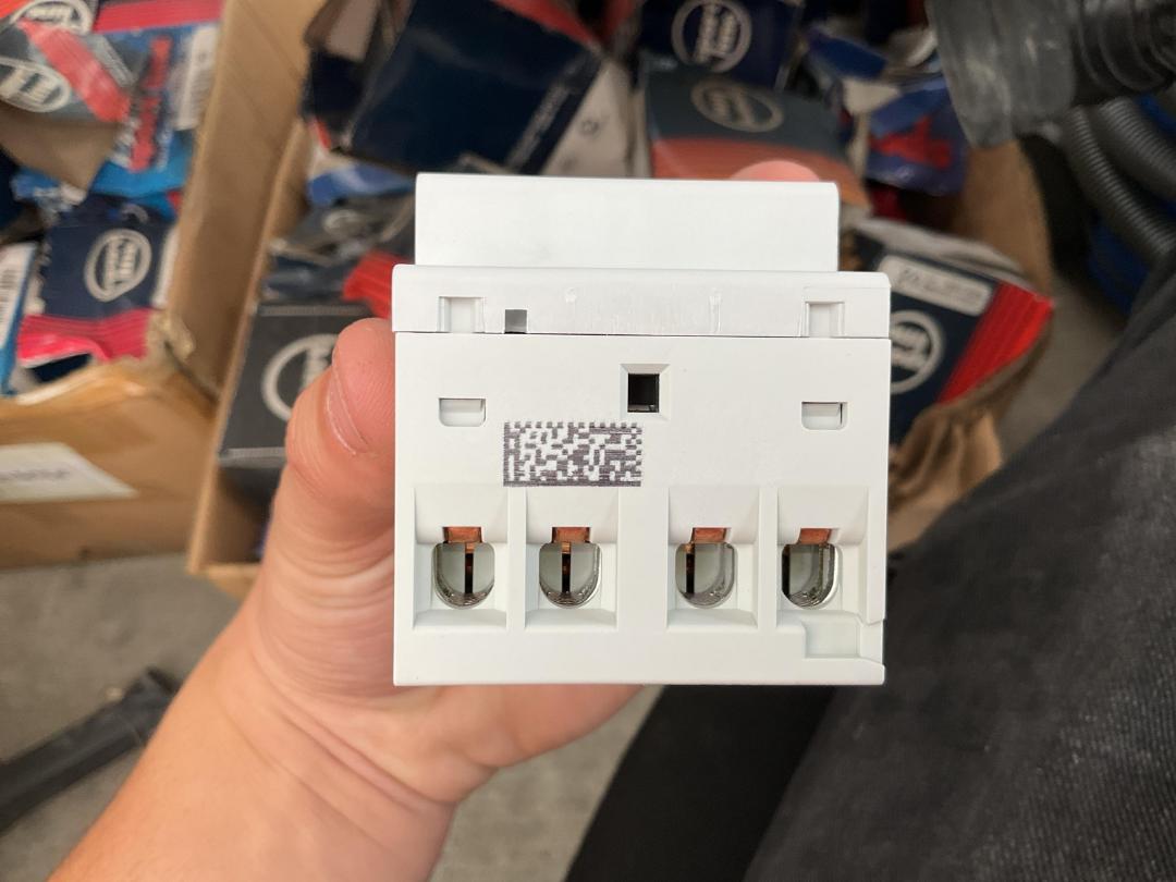 Photo '6' of 1x ABB ESB63-31N-06 Installation Contactor - 63A 4 Pole