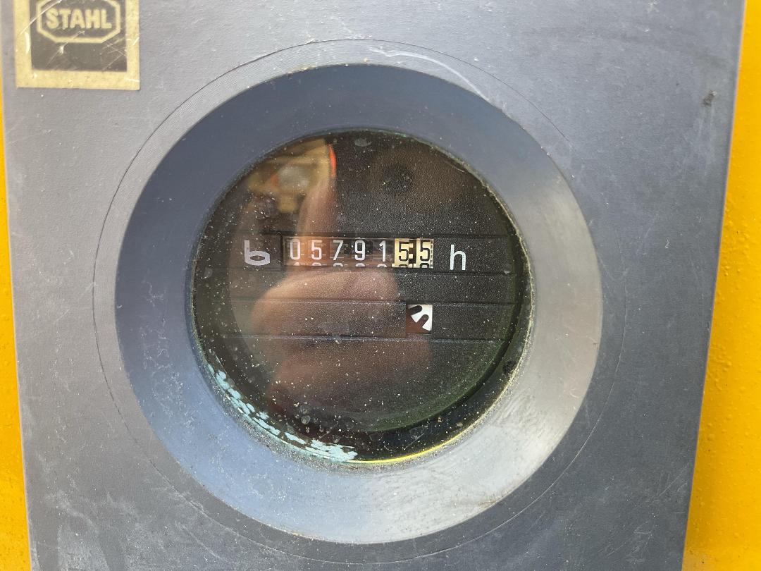 Photo '9' of Universal Fuel Tank Repair Trolley