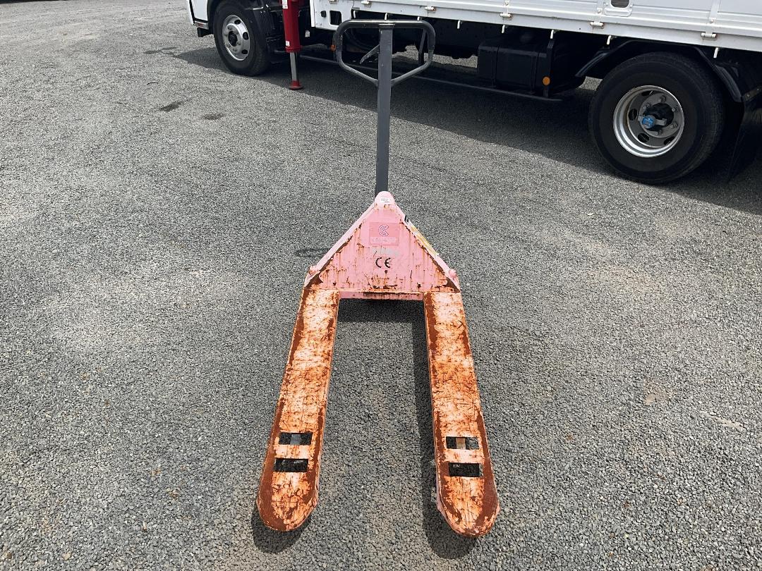 Photo '2' of 2500KG Pallet Jack