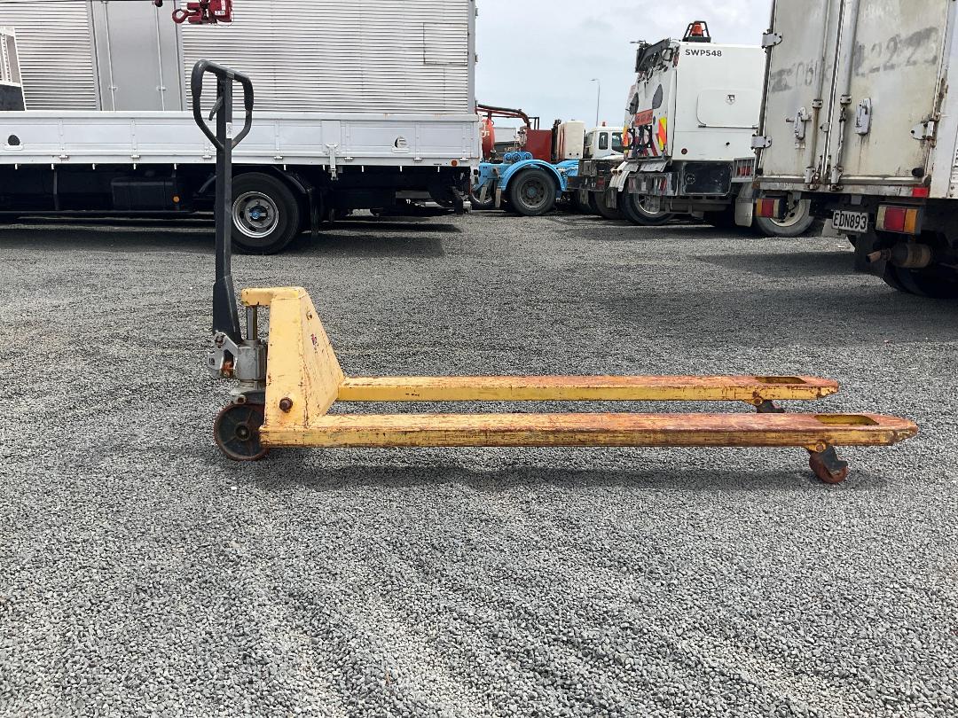 Photo '7' of Long Pallet Jack