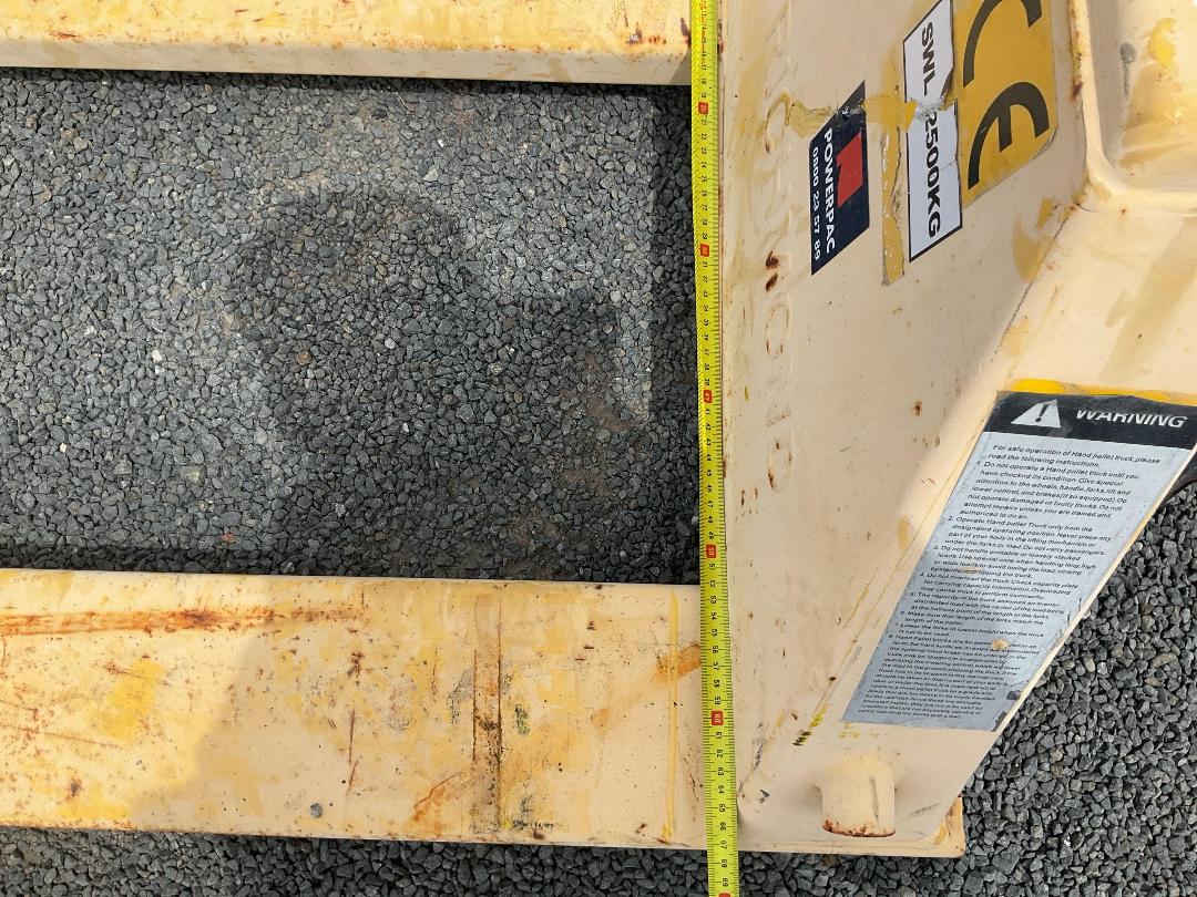 Photo '8' of Broken Yellow 2500KG Pallet Jack