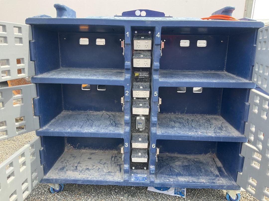 Photo '7' of Makinex Mobile Charge Pod