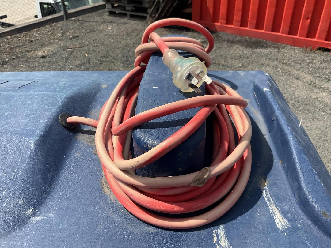 Photo '6' of Makinex Mobile Charge Pod