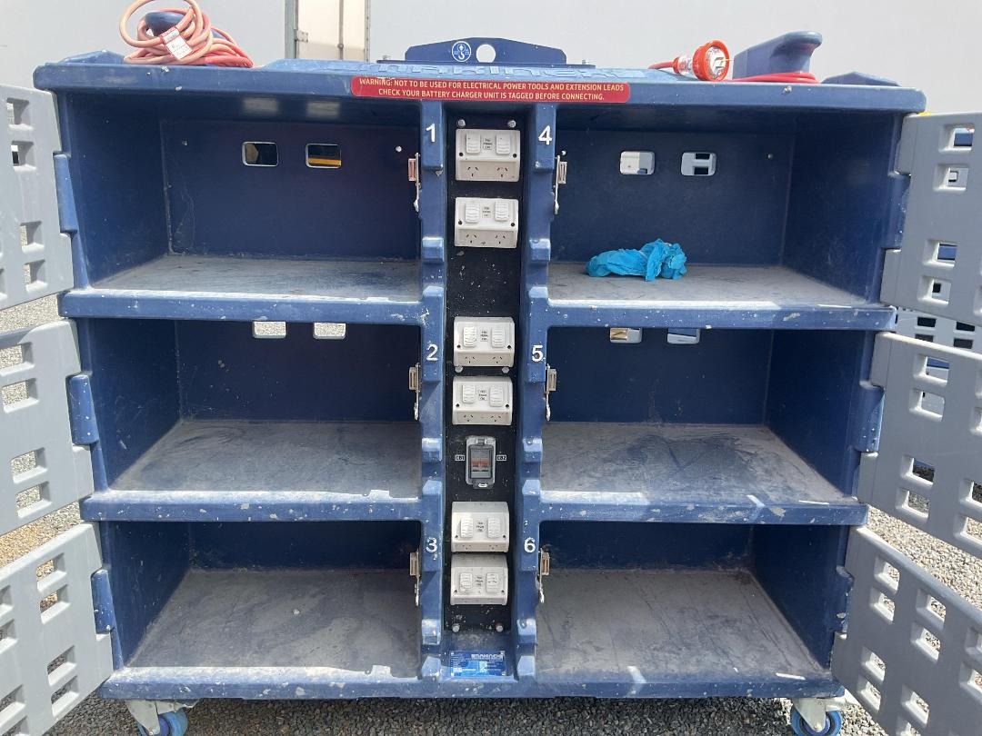 Photo '10' of Makinex Mobile Charge Pod