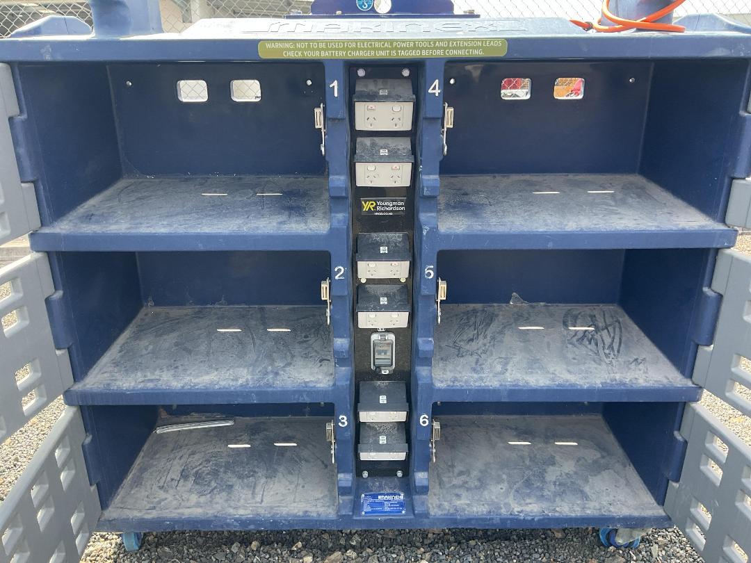 Photo '8' of Makinex Mobile Charge Pod