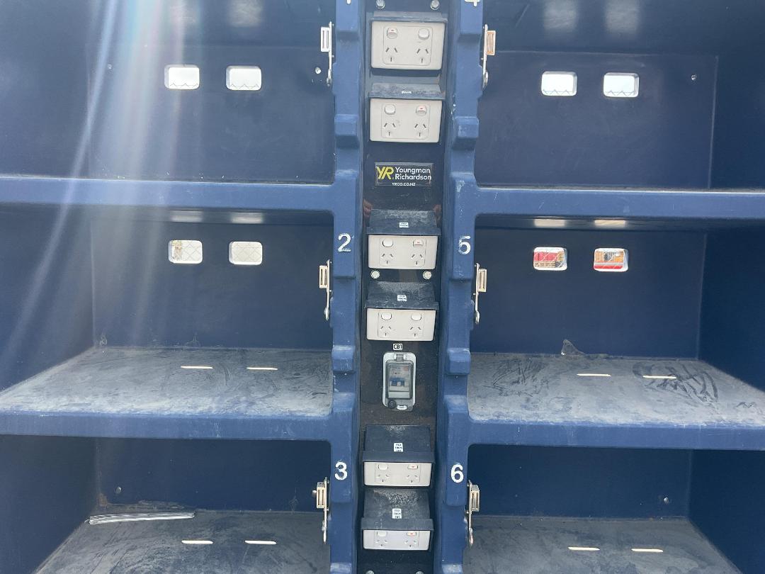 Photo '9' of Makinex Mobile Charge Pod