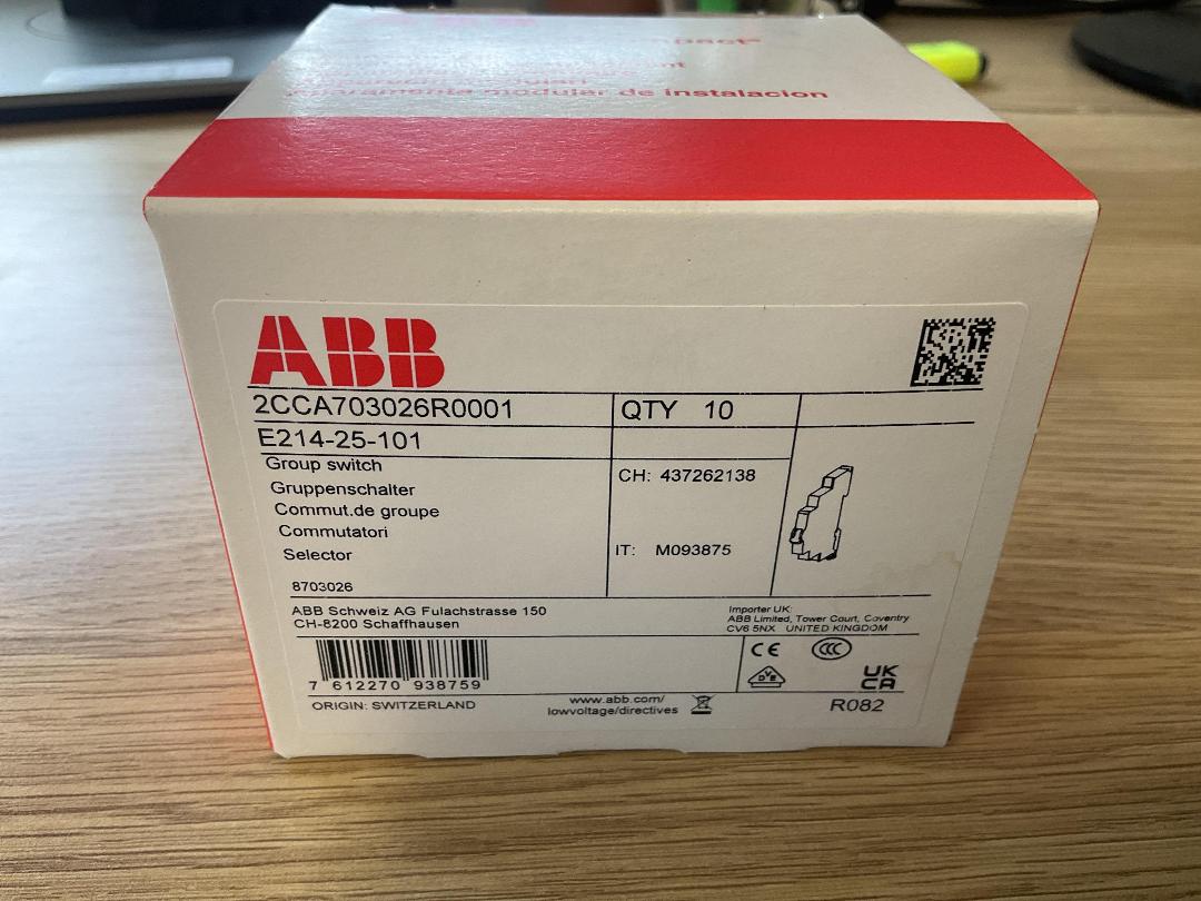 Photo '2' of 10x ABB E214-Z5-101 Group Switches Photo '2' of 10x ABB E214-Z5-101 Group Switches