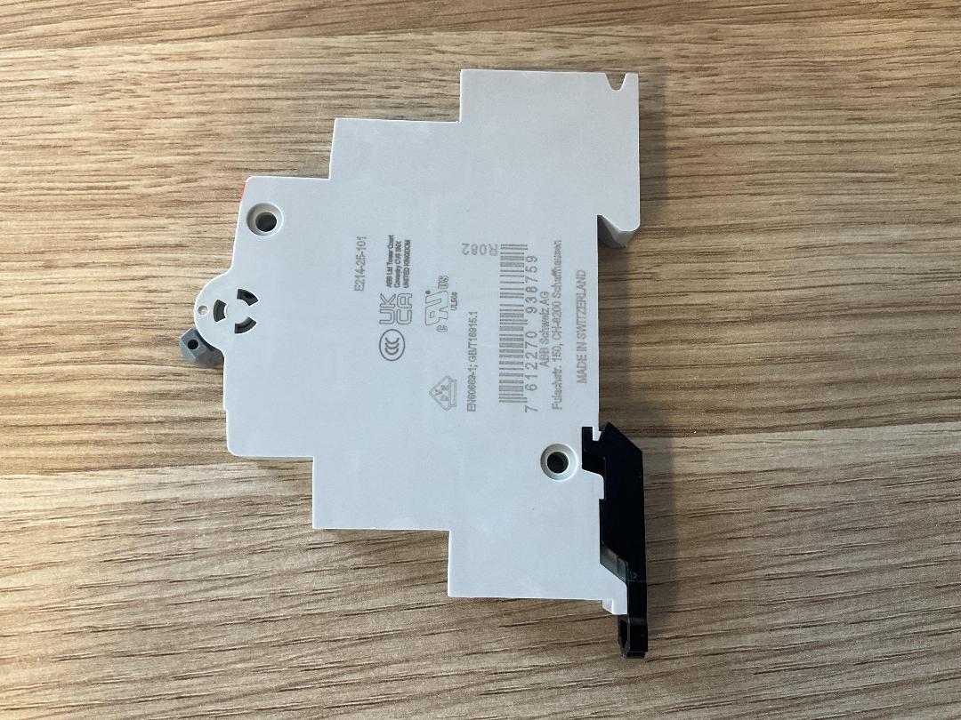 Photo '5' of 10x ABB E214-Z5-101 Group Switches Photo '5' of 10x ABB E214-Z5-101 Group Switches