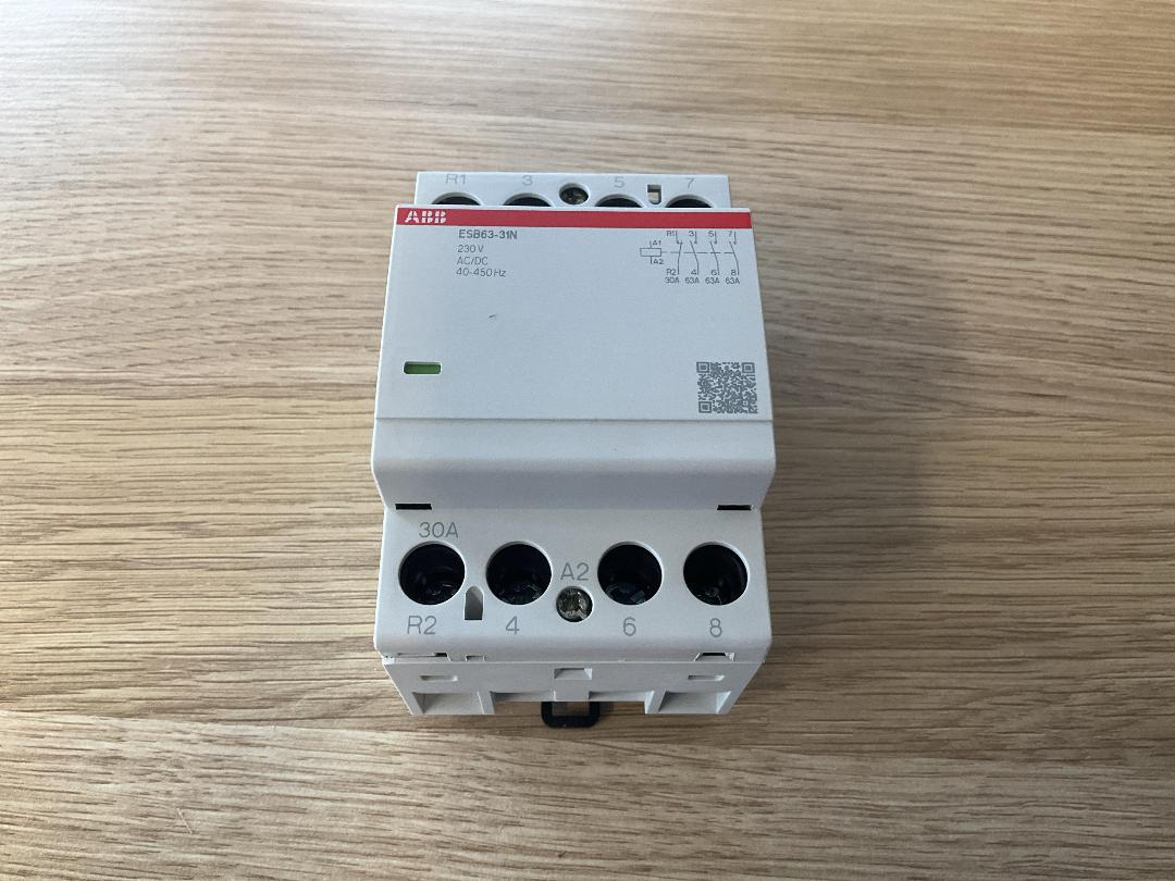 Photo '3' of 1x ABB ESB63-31N-06 Installation Contactor - 63A 4 Pole Photo '3' of 1x ABB ESB63-31N-06 Installation Contactor - 63A 4 Pole