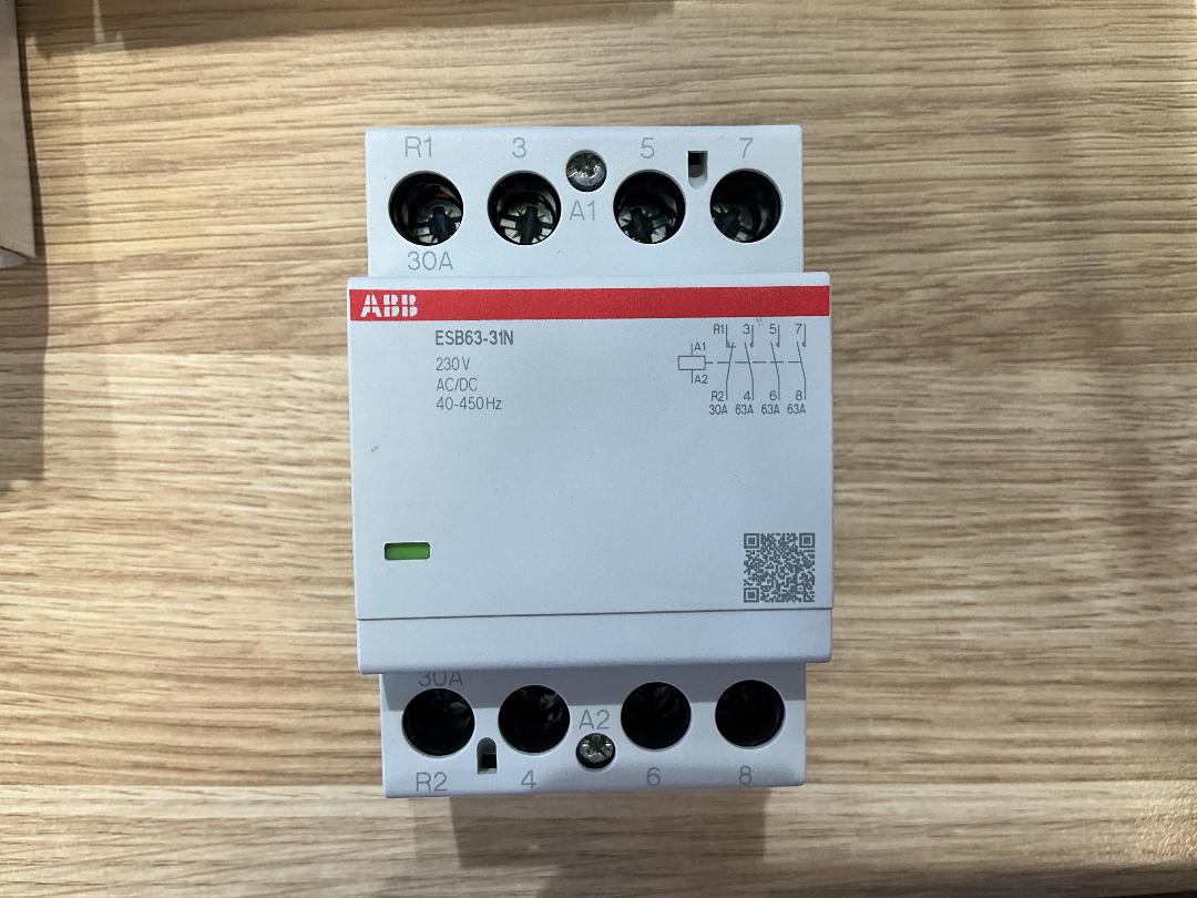 Photo '3' of 4x ABB ESB63-31N-06 Installation Contactor - 63A 4 Pole Photo '3' of 4x ABB ESB63-31N-06 Installation Contactor - 63A 4 Pole