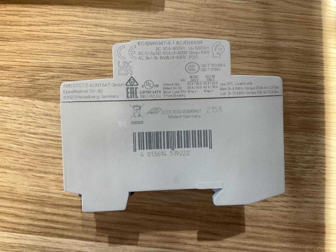 Photo '5' of 4x ABB ESB63-31N-06 Installation Contactor - 63A 4 Pole Photo '5' of 4x ABB ESB63-31N-06 Installation Contactor - 63A 4 Pole