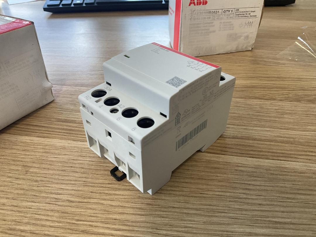 Photo '8' of 4x ABB ESB63-31N-06 Installation Contactor - 63A 4 Pole (Water Exposed)