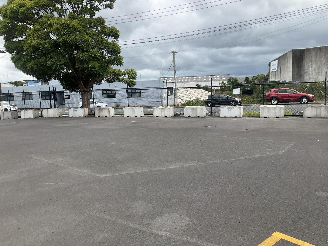 Photo '2' of Concrete blocks x10