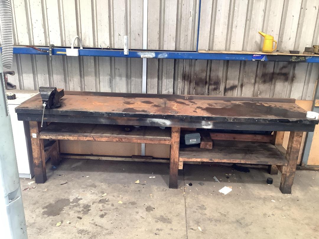 Photo '2' of Wooden Workbench Photo '2' of Wooden Workbench