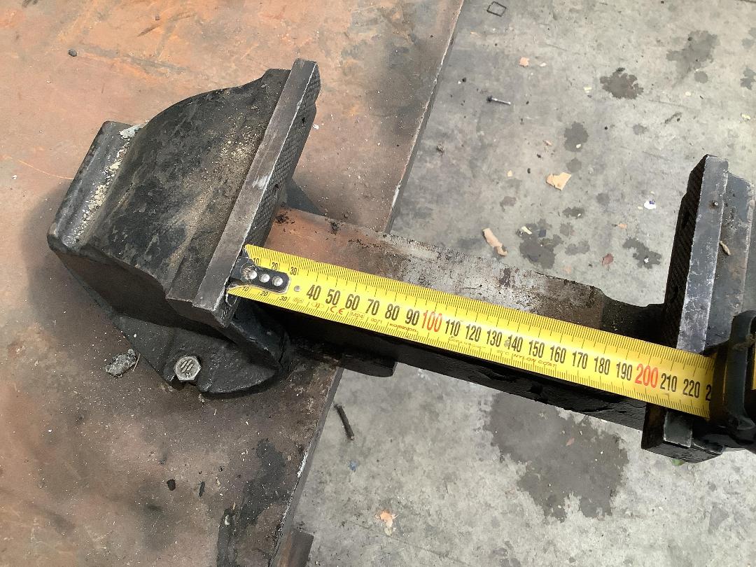 Photo '4' of Wooden Workbench Photo '4' of Wooden Workbench