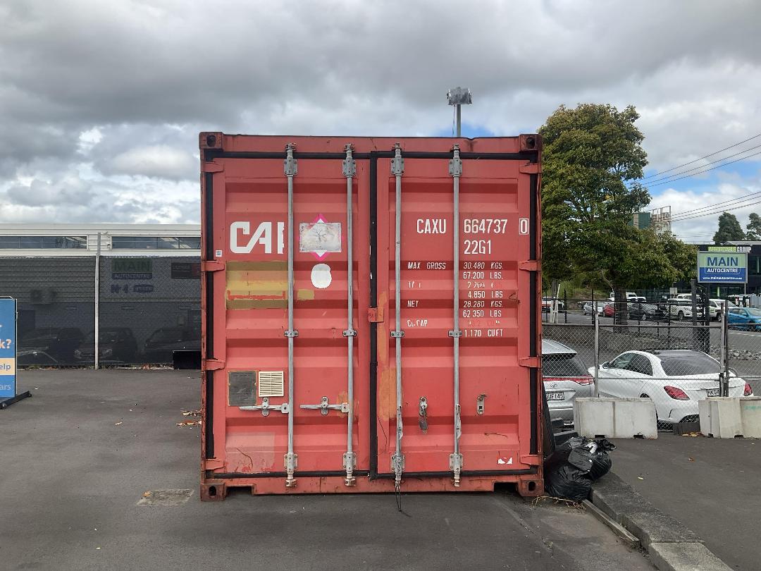 Photo '4' of Container of Assorted car Parts