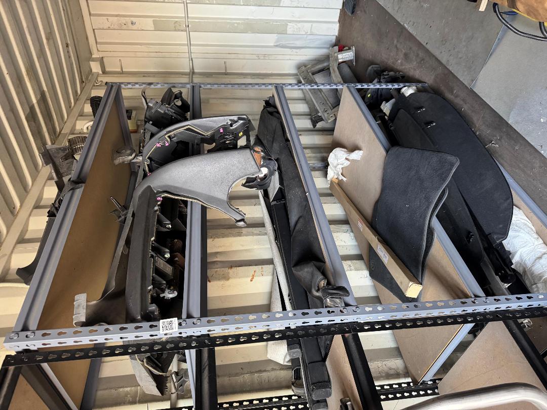 Photo '6' of Container of Assorted car Parts