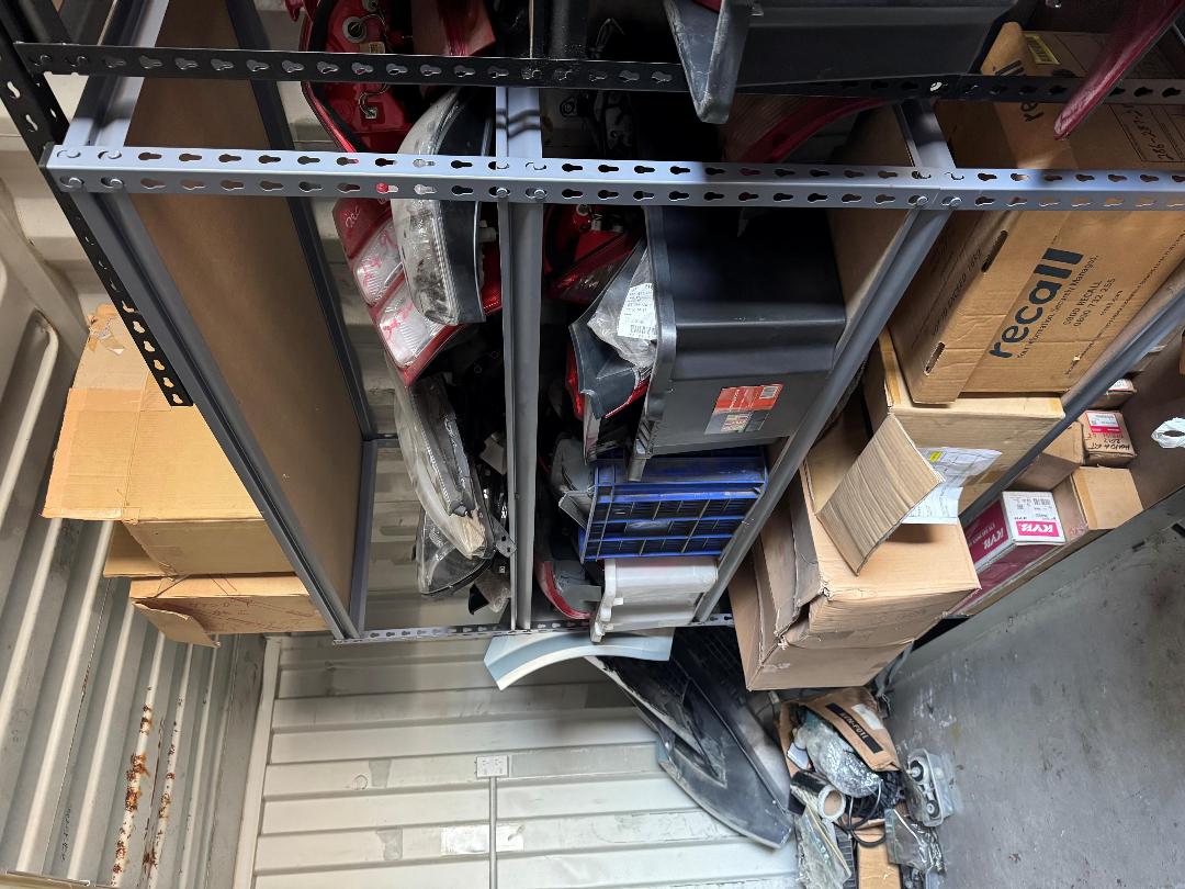 Photo '7' of Container of Assorted car Parts