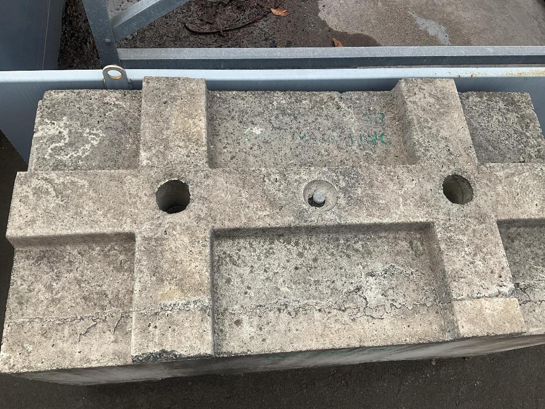 Photo '5' of Concrete blocks x10 Photo '5' of Concrete blocks x10