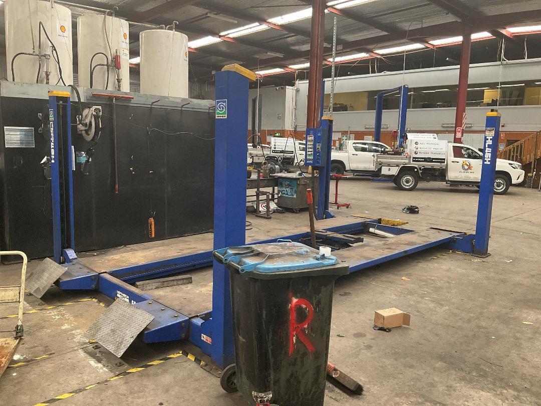 Photo '3' of Heshbon HL46H 4-Post Car Hoist 6000KG Rated