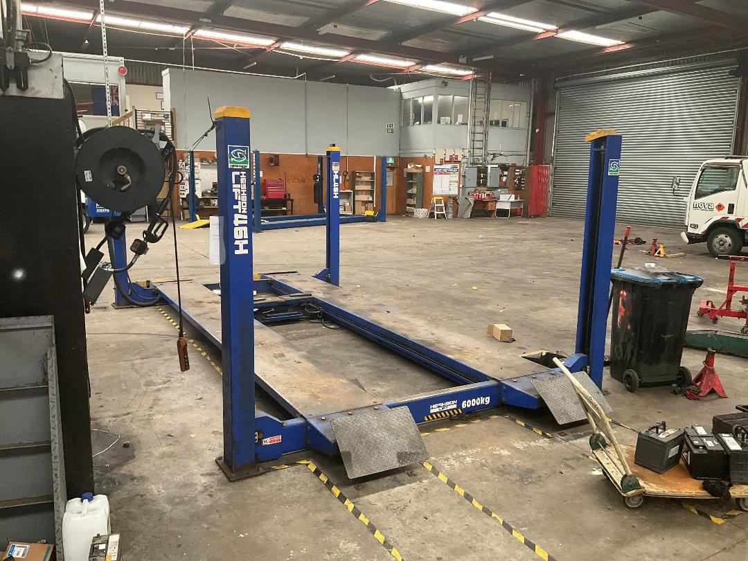 Photo '5' of Heshbon HL46H 4-Post Car Hoist 6000KG Rated